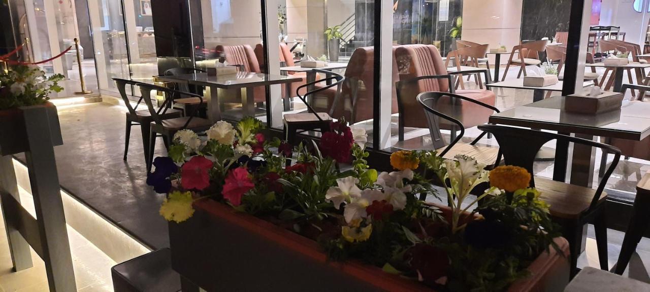 Hayat Al Riyadh Hotel Bagian luar foto